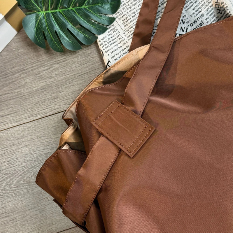 Revuera Tote Bag